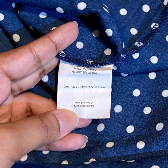 Polka Dot Sleeveless Blouse - Picture 8 of 8